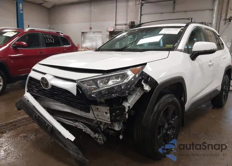 2021 Toyota Rav4 Xle z USA, uszkodzony, nr VIN 2T3P1RFV0MW231033